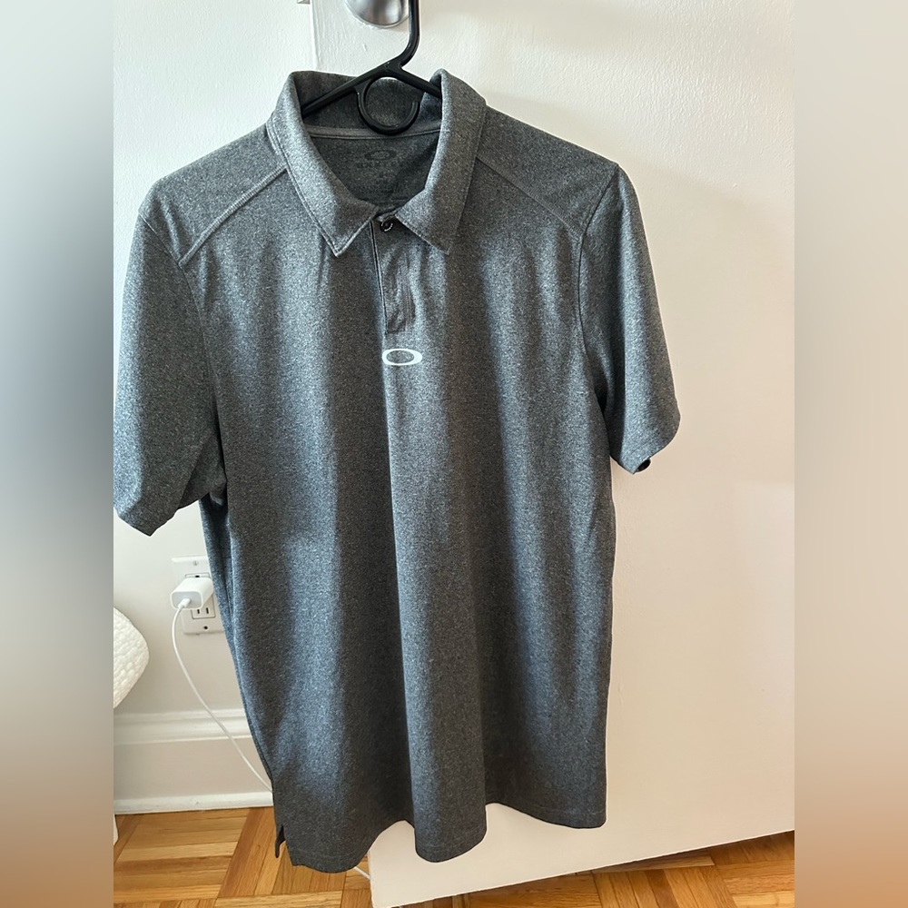 OAKLEY Gray Polo Shirt. Size M
